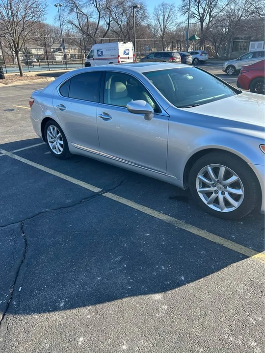 2007 Lexus LS 4th Gen - Image 3 of 5