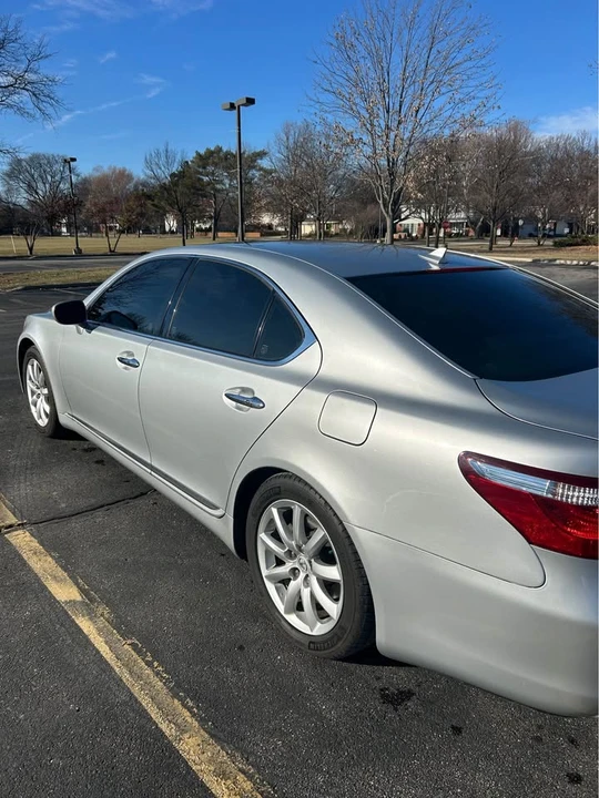 2007 Lexus LS 4th Gen - Image 2 of 5