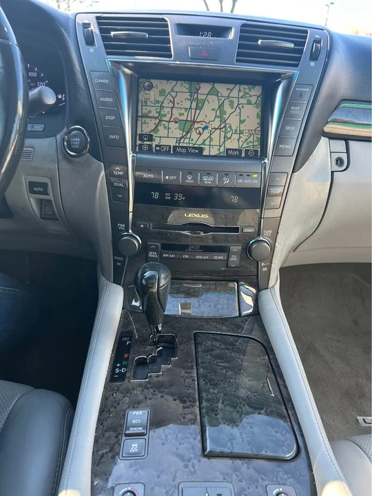 2007 Lexus LS 4th Gen - Image 5 of 5