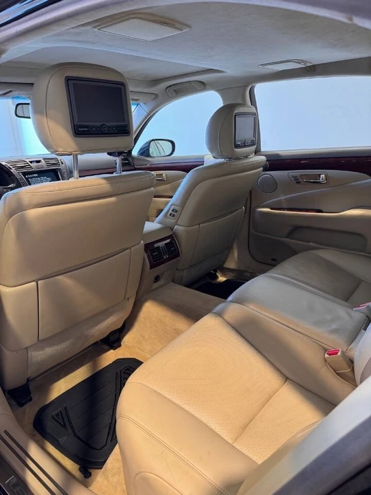 2007 Lexus LS 4th Gen - Image 8 of 19
