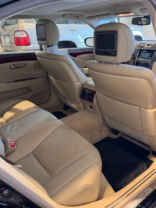 2007 Lexus LS 4th Gen - Image 12 of 19
