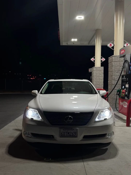 2007 Lexus LS 4th Gen - Image 4 of 10