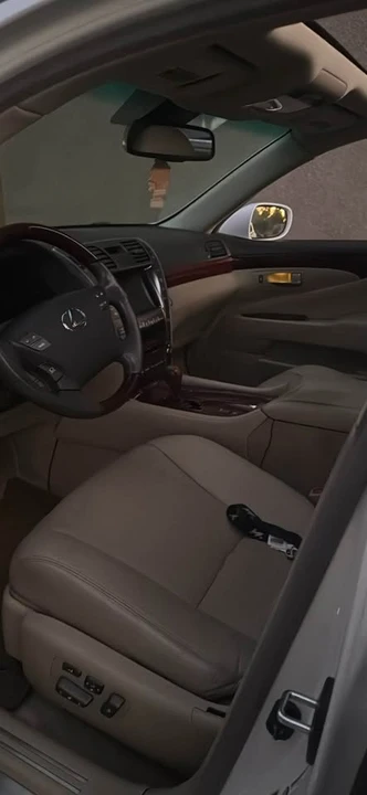 2007 Lexus LS 4th Gen - Image 5 of 10
