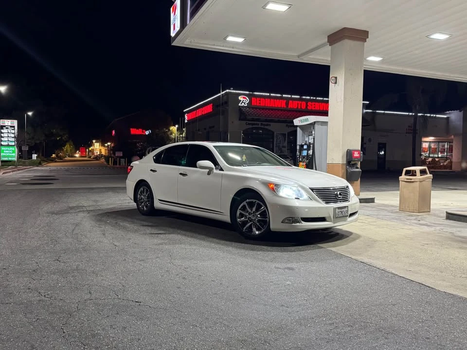2007 Lexus LS 4th Gen - Image 2 of 10