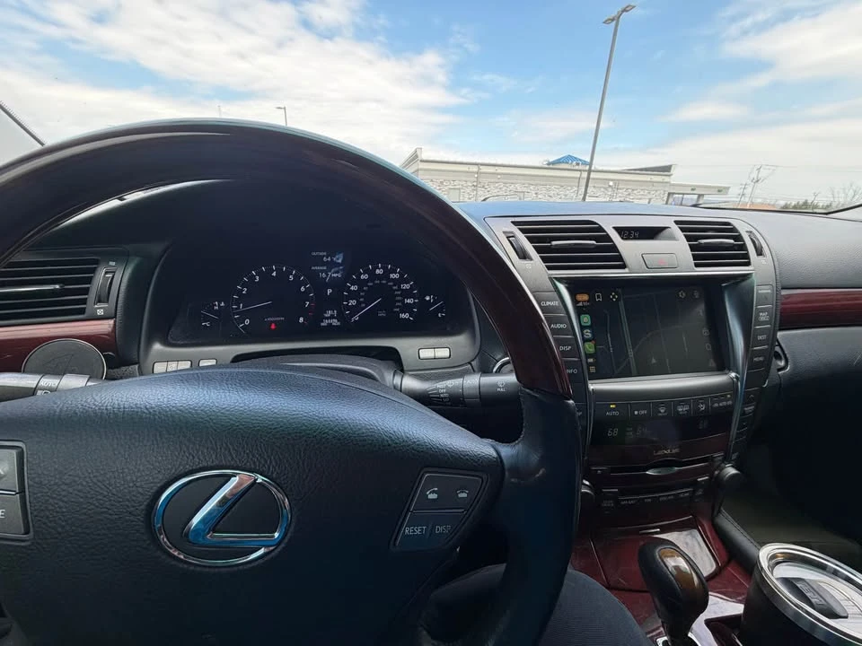 2007 Lexus LS 4th Gen - Image 4 of 5