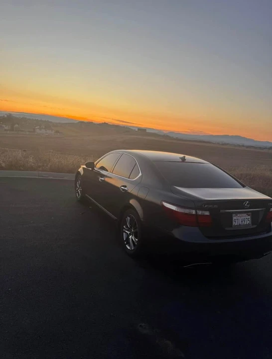 2007 Lexus LS 4th Gen - Image 3 of 10