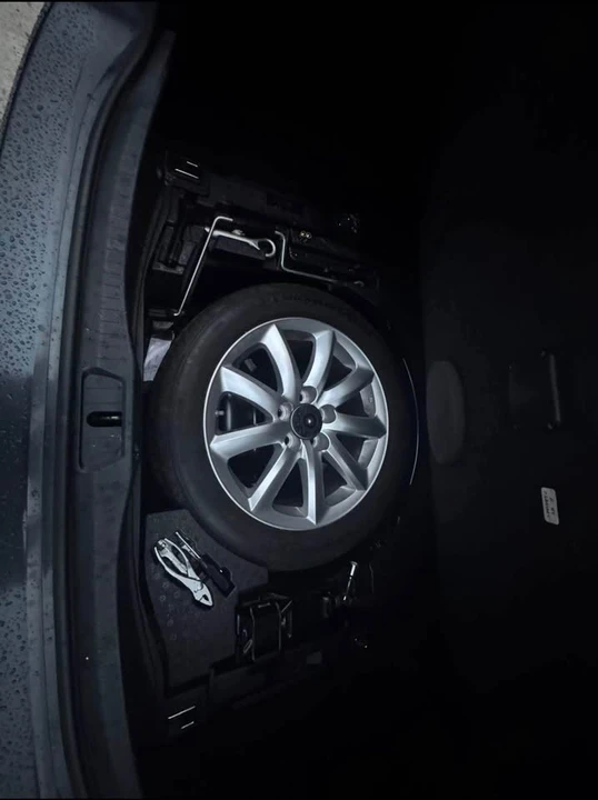 2007 Lexus LS 4th Gen - Image 6 of 10