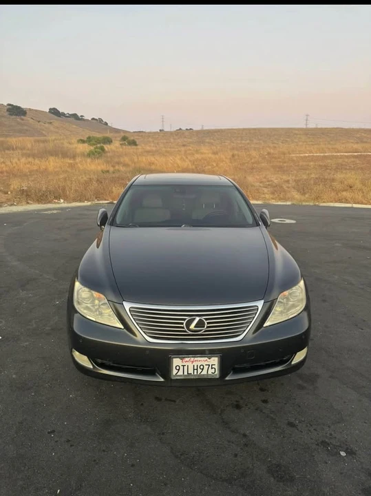 2007 Lexus LS 4th Gen - Image 2 of 10