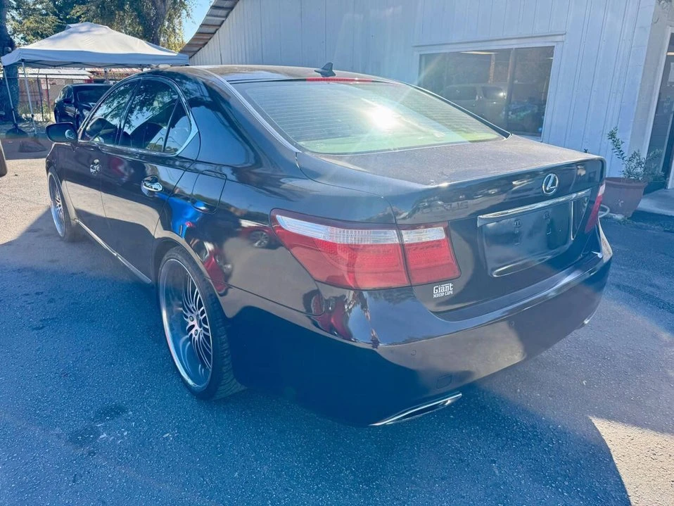 2007 Lexus LS 4th Gen - Image 11 of 20