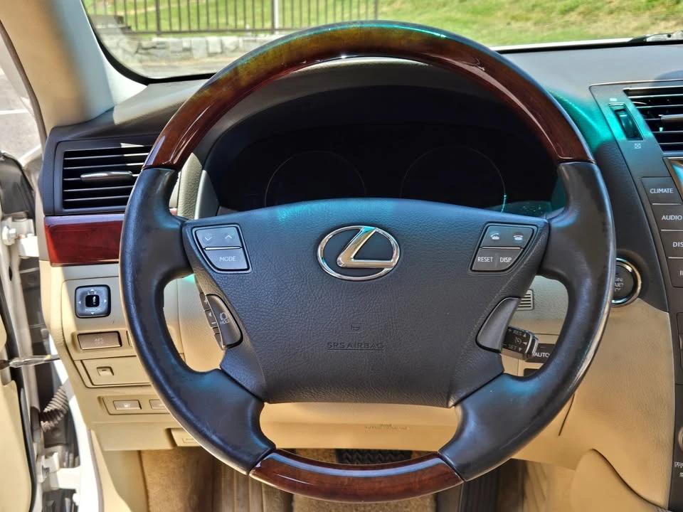 2007 Lexus LS 4th Gen - Image 9 of 20