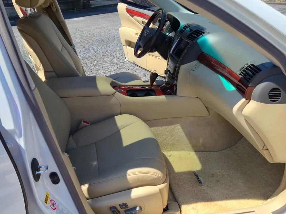 2007 Lexus LS 4th Gen - Image 15 of 20