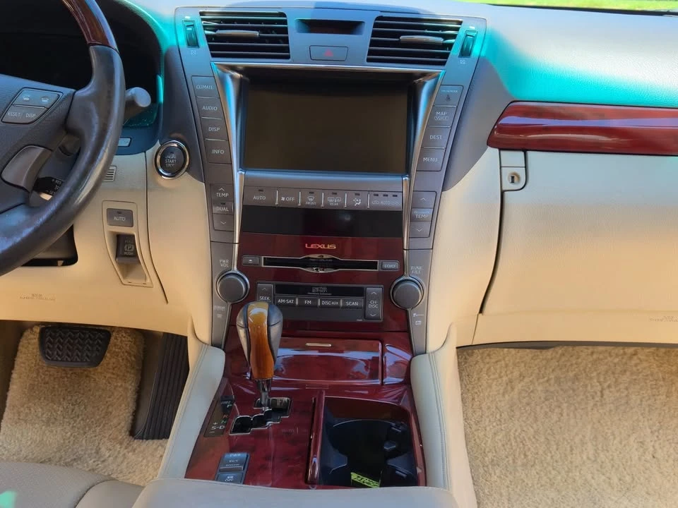 2007 Lexus LS 4th Gen - Image 12 of 20