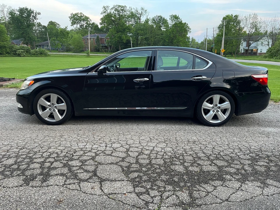 2007 Lexus LS 4th Gen - Image 8 of 31