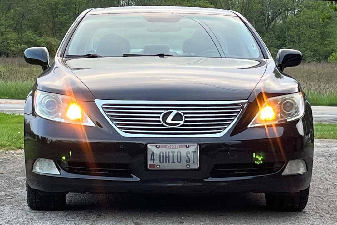 2007 Lexus LS 4th Gen - Image 2 of 31