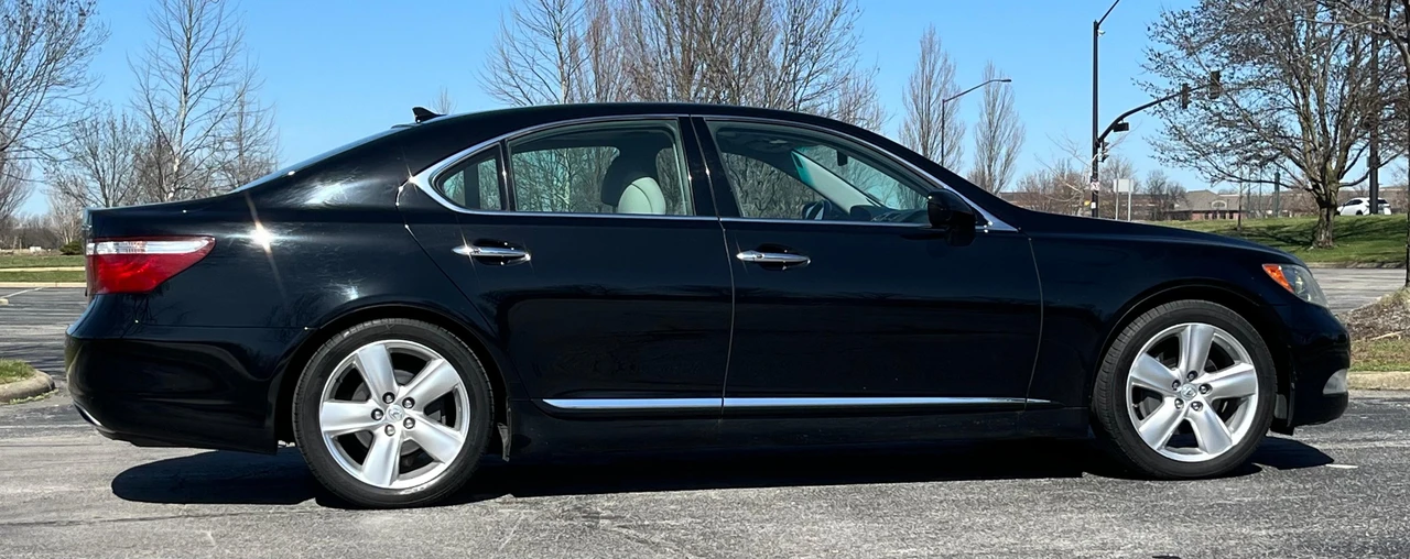 2007 Lexus LS 4th Gen - Image 12 of 31