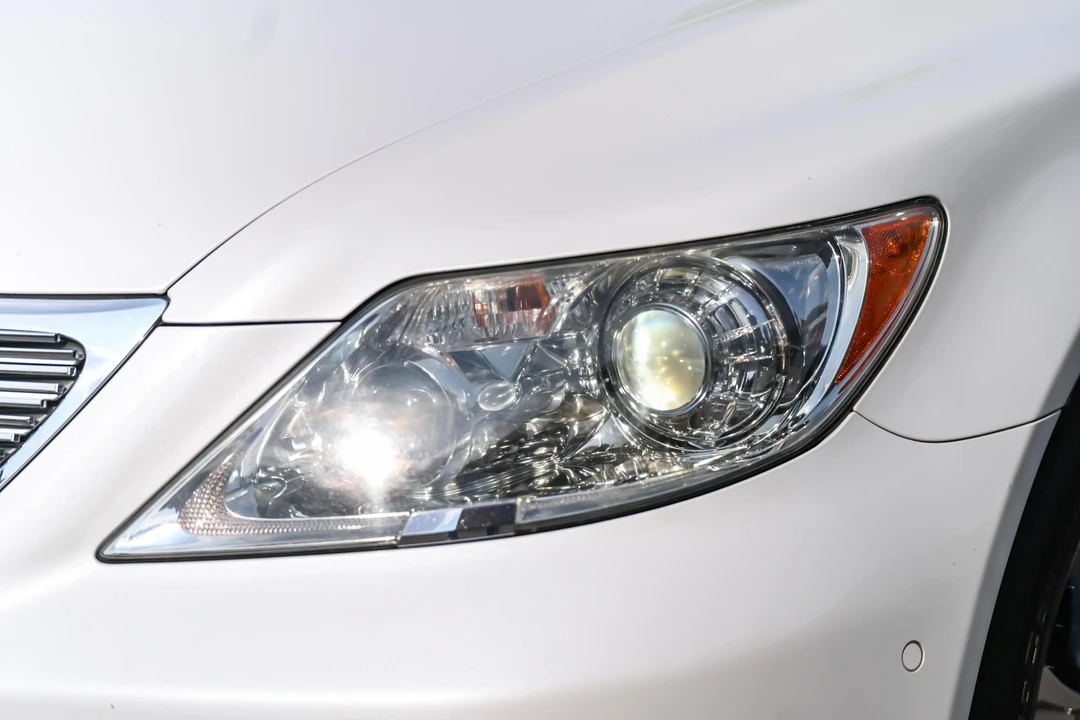 2007 Lexus LS 4th Gen - Image 19 of 31