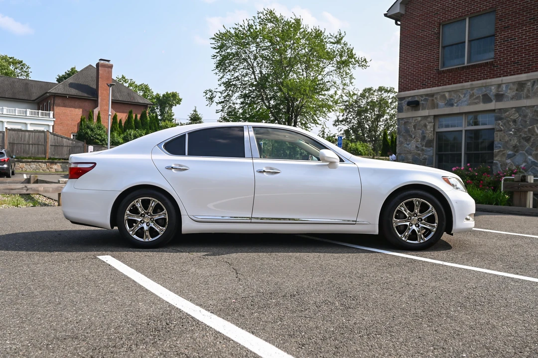 2007 Lexus LS 4th Gen - Image 13 of 31