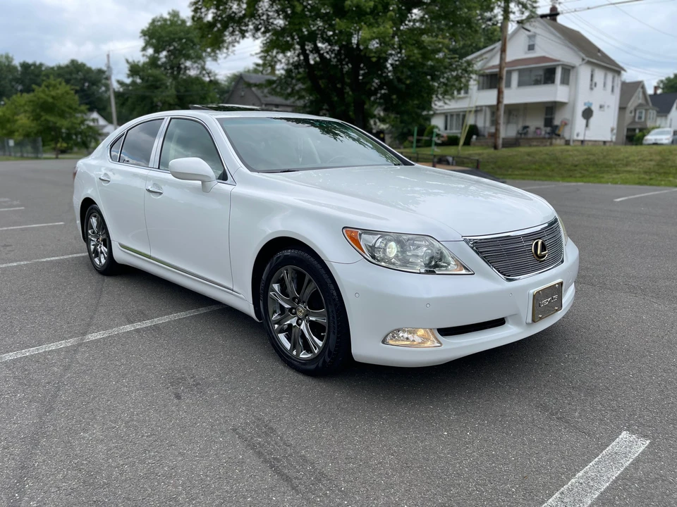 2007 Lexus LS 4th Gen - Image 14 of 31