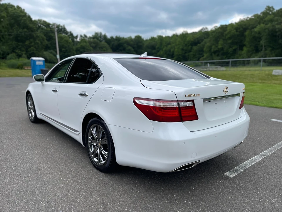 2007 Lexus LS 4th Gen - Image 9 of 31