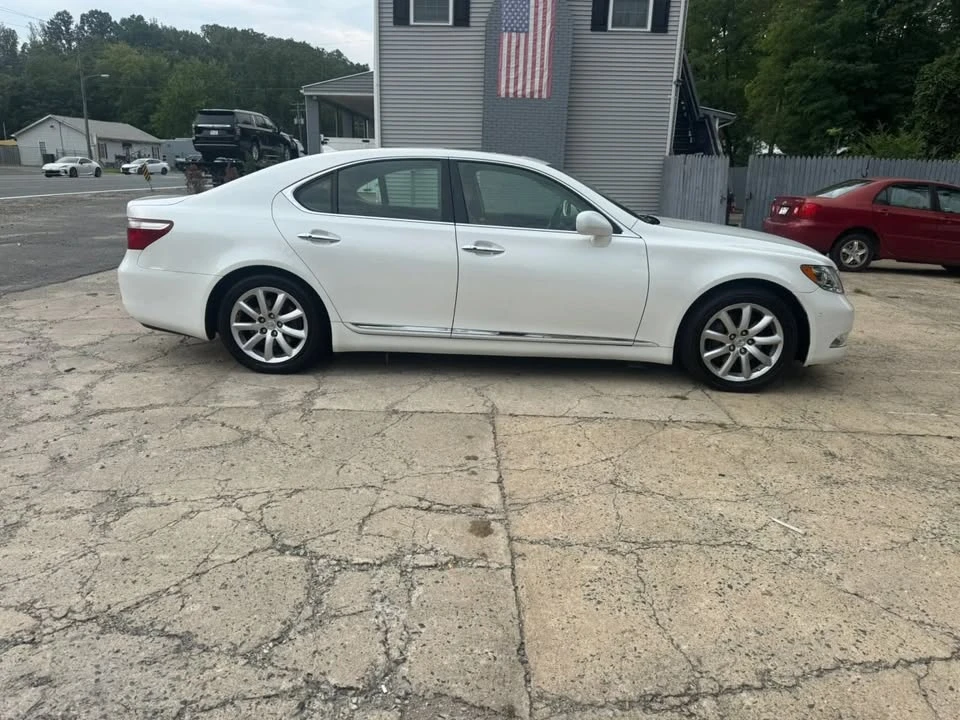 2007 Lexus LS 4th Gen - Image 2 of 16