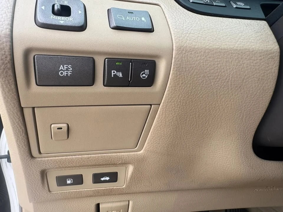 2007 Lexus LS 4th Gen - Image 12 of 16