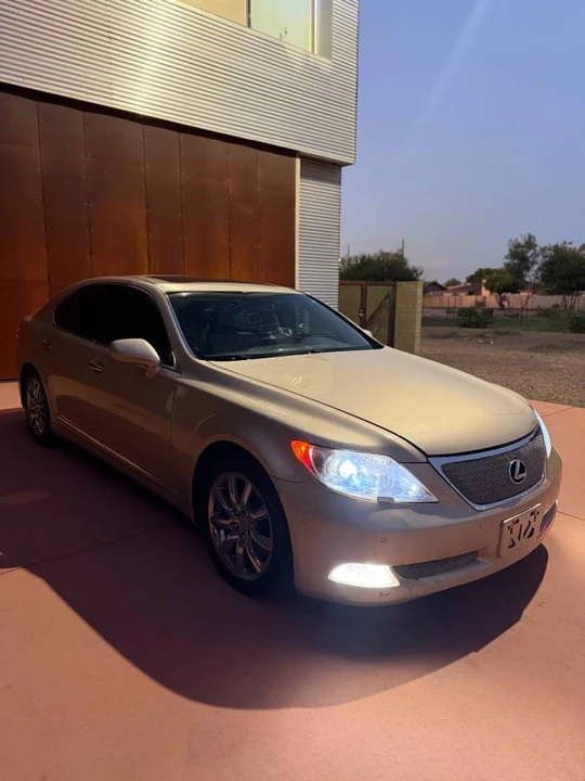 2007 Lexus LS 4th Gen - Image 4 of 10