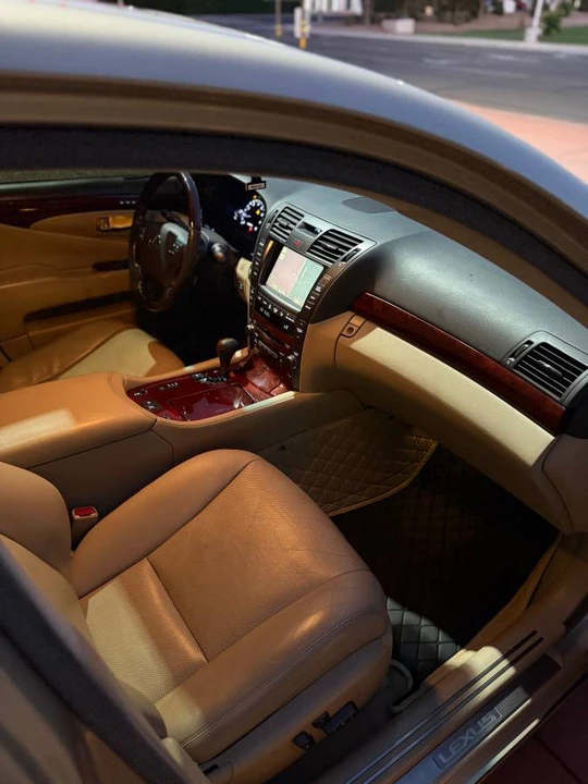 2007 Lexus LS 4th Gen - Image 7 of 10