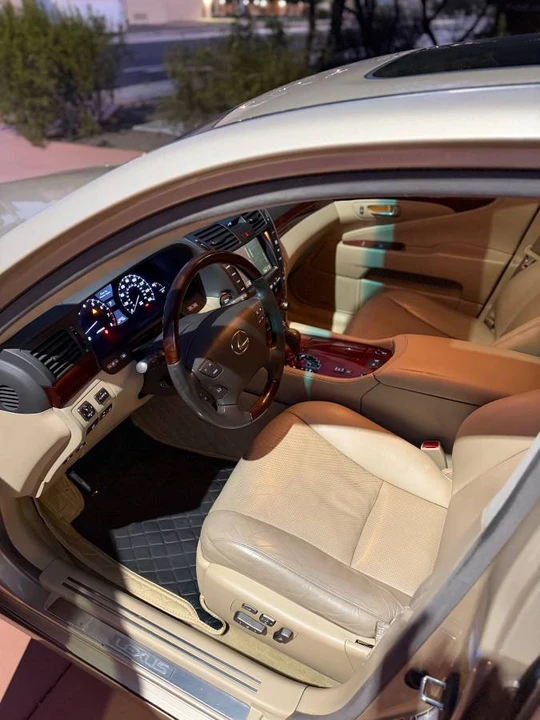 2007 Lexus LS 4th Gen - Image 9 of 10