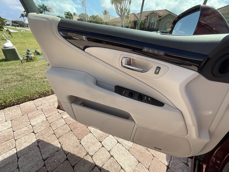 2007 Lexus LS 4th Gen - Image 12 of 17