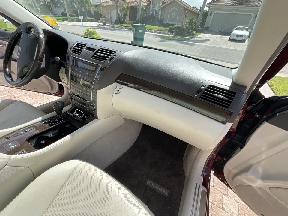 2007 Lexus LS 4th Gen - Image 15 of 17