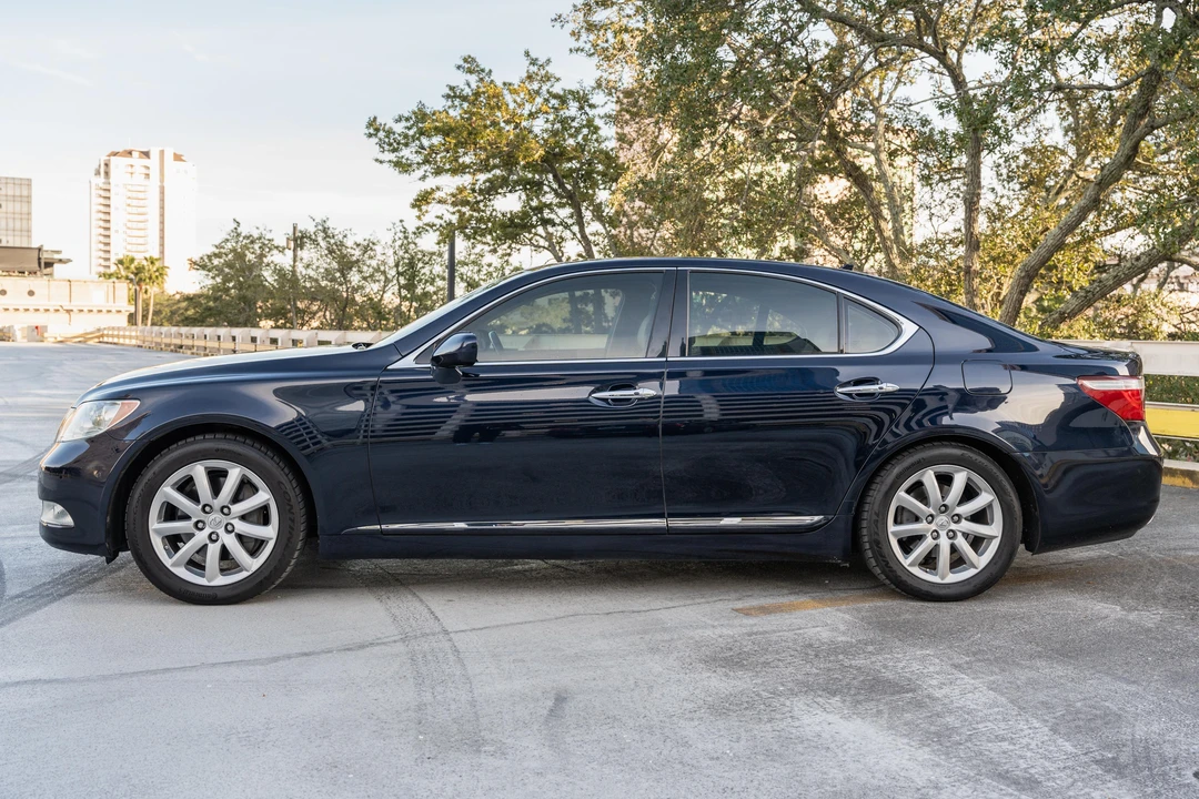 2007 Lexus LS 4th Gen - Image 9 of 31
