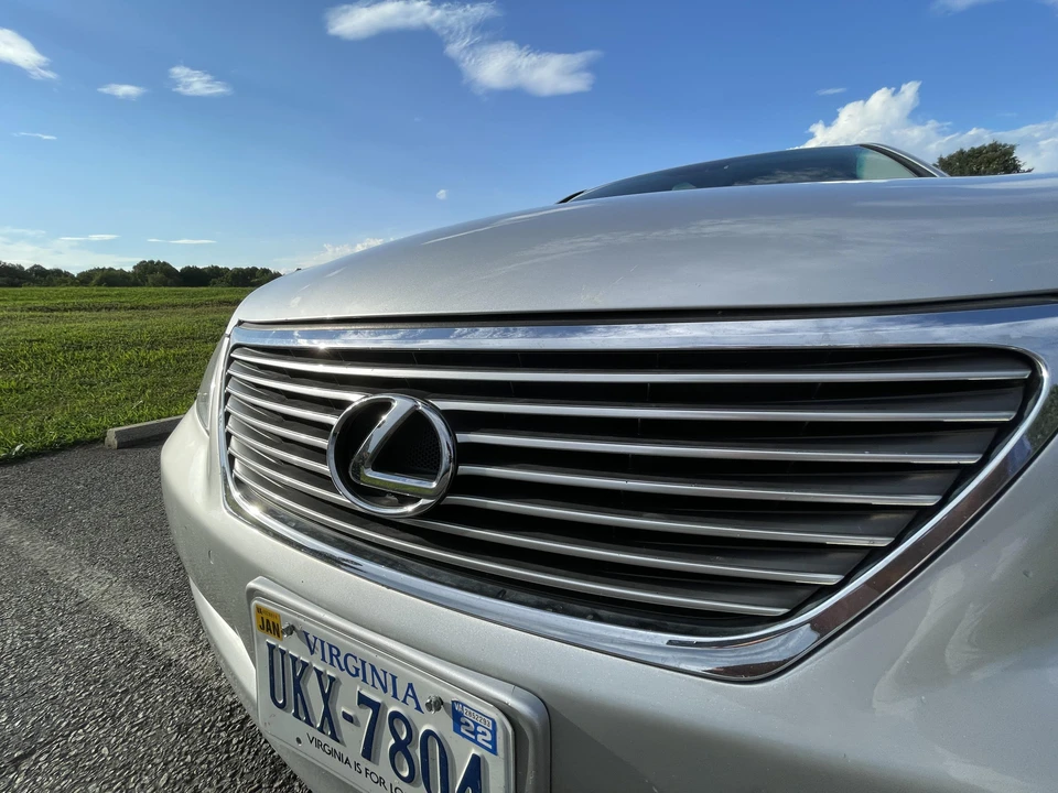 2007 Lexus LS 4th Gen - Image 19 of 31
