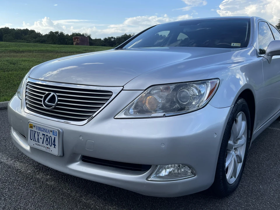 2007 Lexus LS 4th Gen - Image 18 of 31