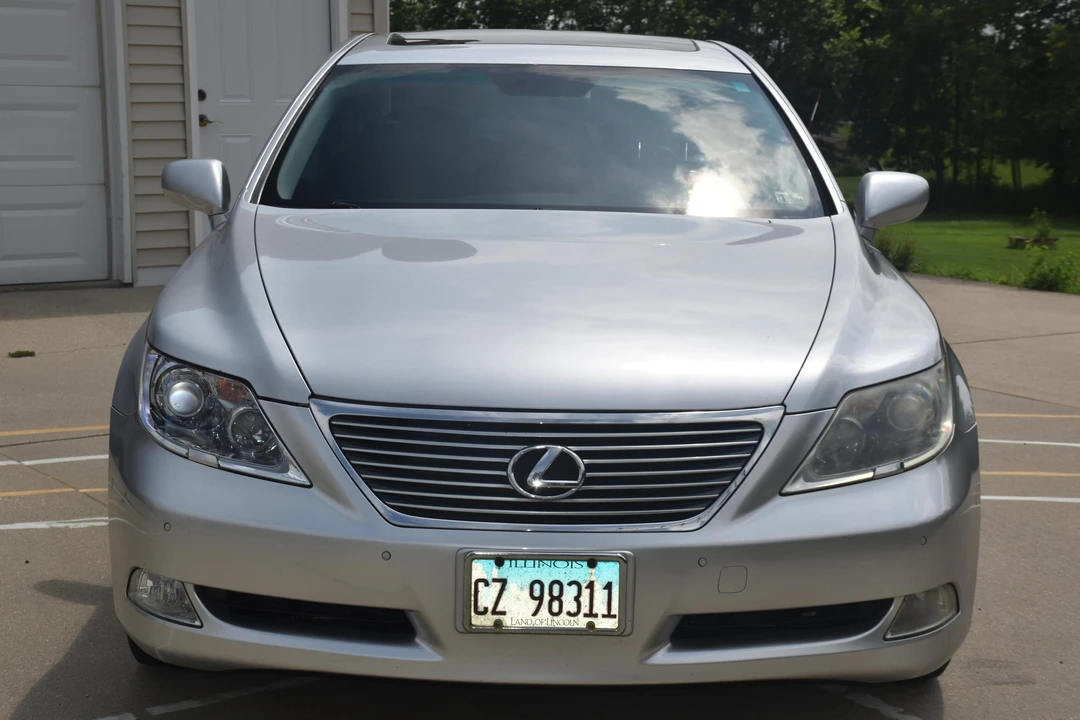 2007 Lexus LS 4th Gen - Image 2 of 31