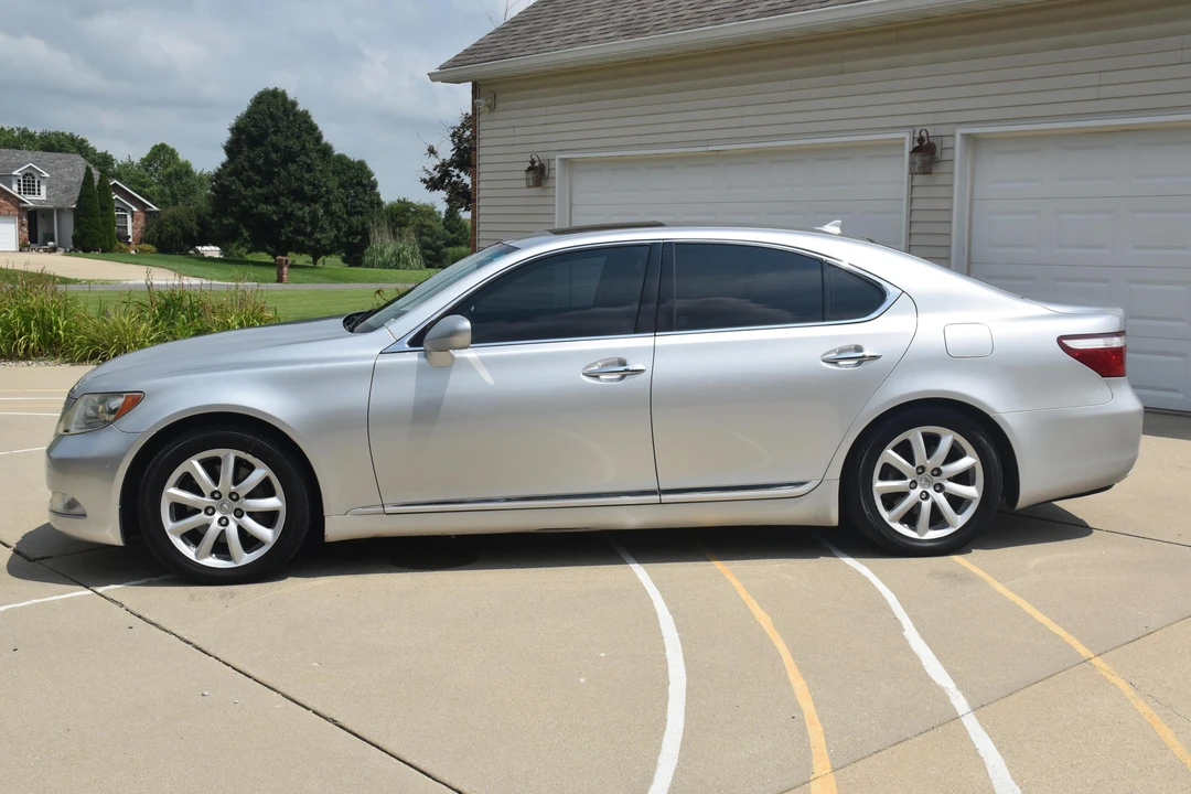 2007 Lexus LS 4th Gen - Image 3 of 31