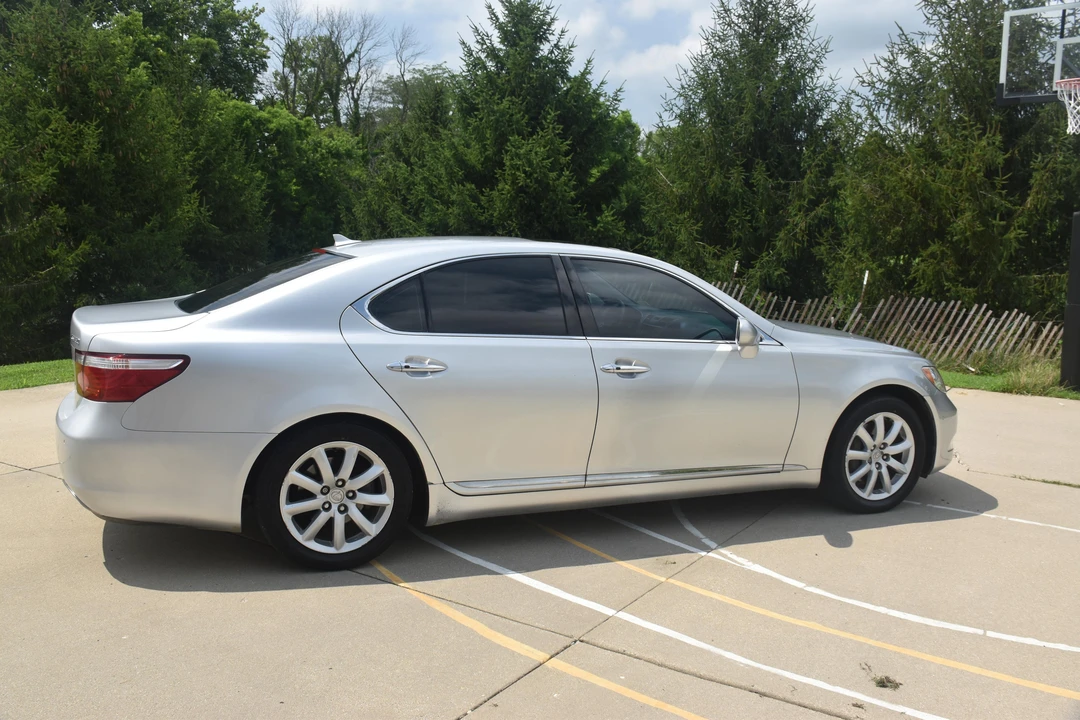 2007 Lexus LS 4th Gen - Image 13 of 31