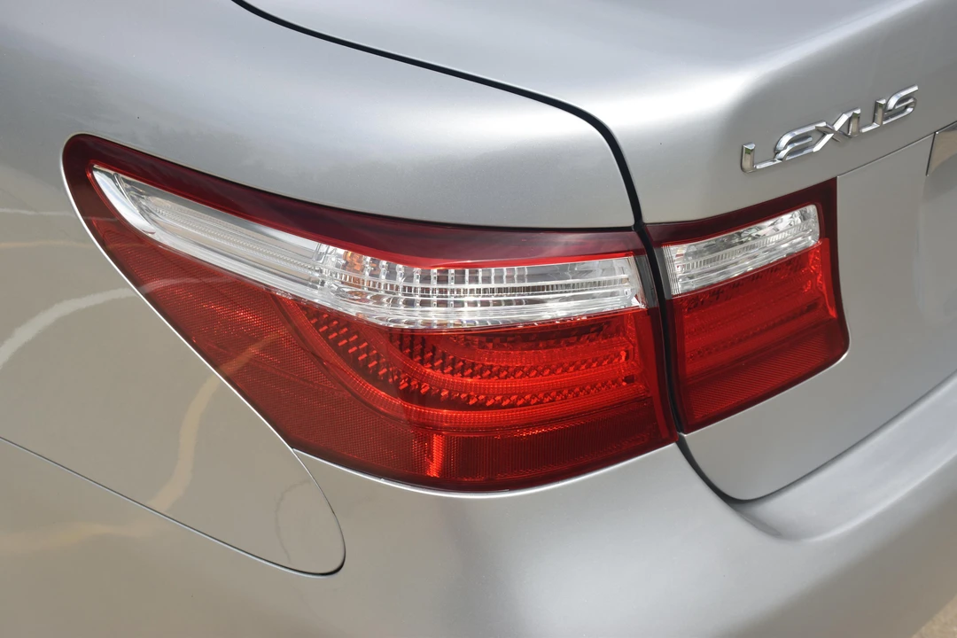 2007 Lexus LS 4th Gen - Image 25 of 31