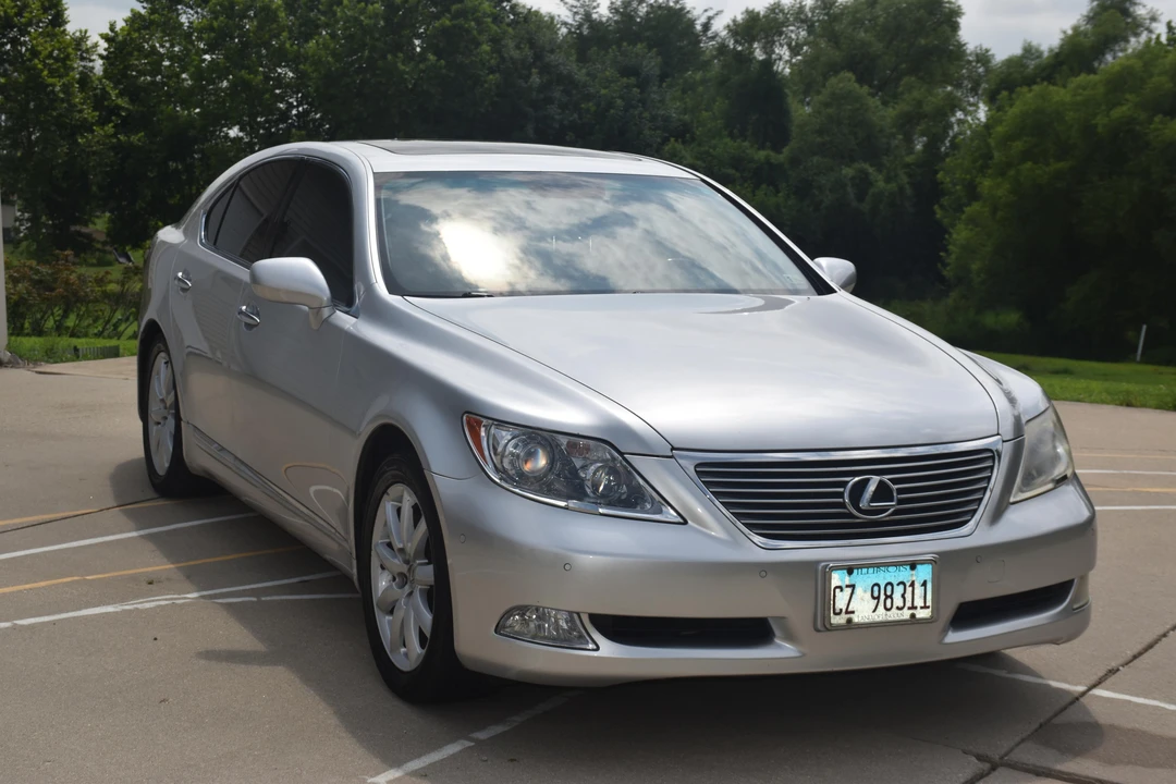 2007 Lexus LS 4th Gen - Image 16 of 31