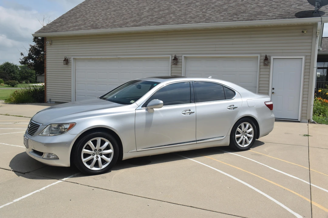 2007 Lexus LS 4th Gen - Image 8 of 31