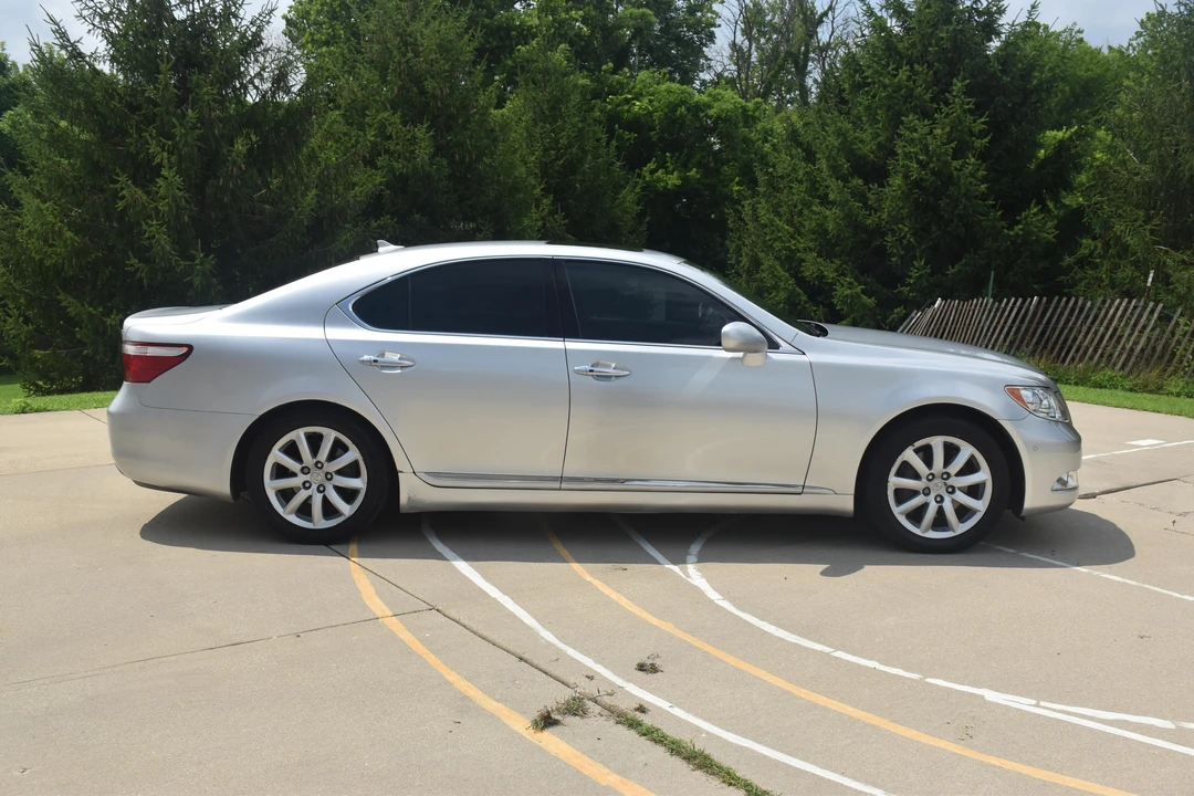 2007 Lexus LS 4th Gen - Image 14 of 31