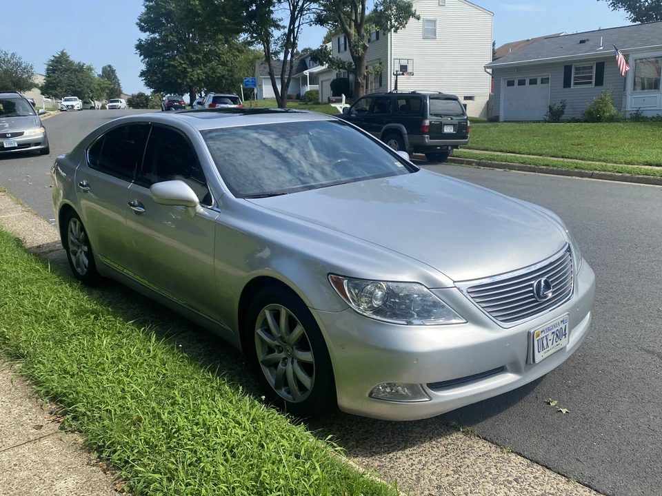 2007 Lexus LS 4th Gen - Image 16 of 31