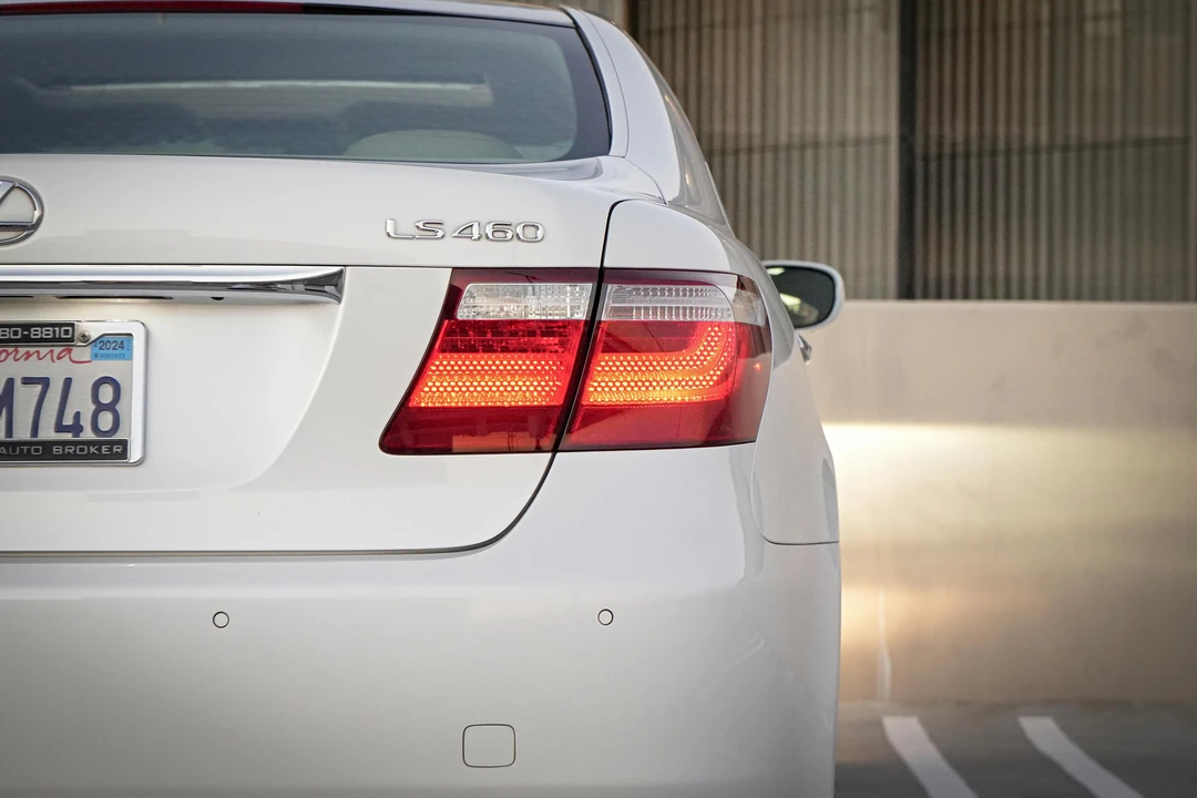 2007 Lexus LS 4th Gen - Image 19 of 31