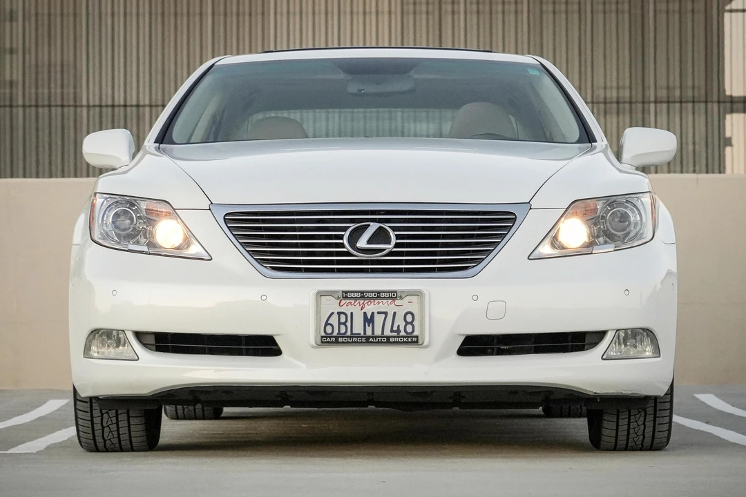 2007 Lexus LS 4th Gen - Image 2 of 31
