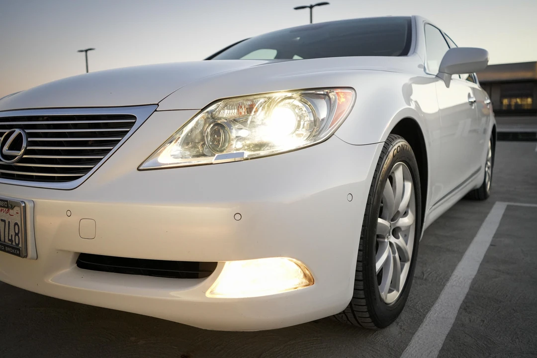 2007 Lexus LS 4th Gen - Image 13 of 31