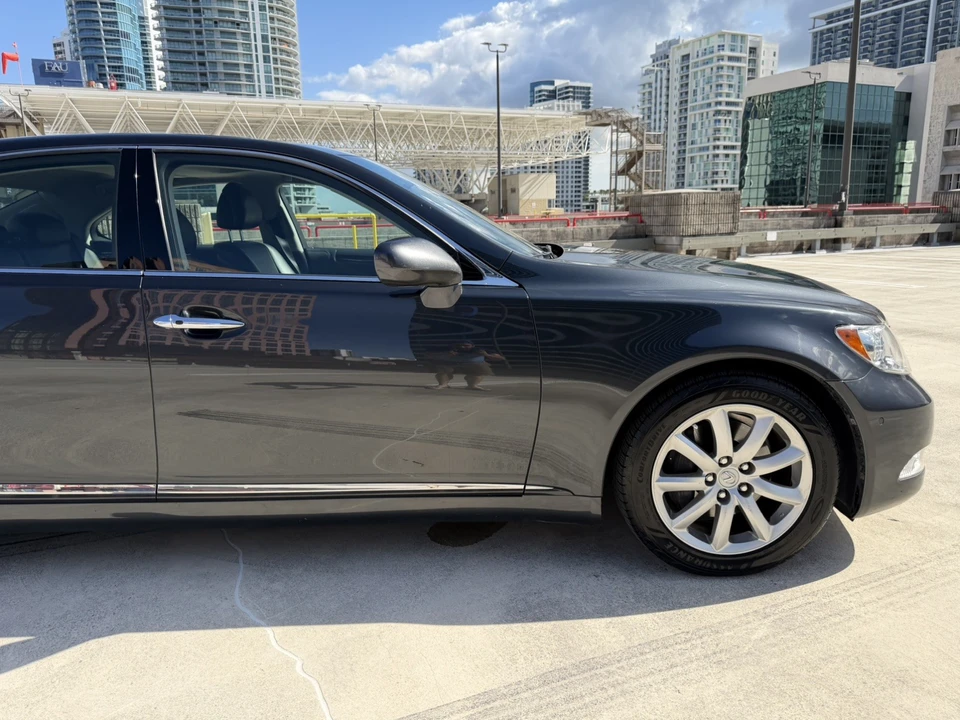 2007 Lexus LS 4th Gen - Image 15 of 31