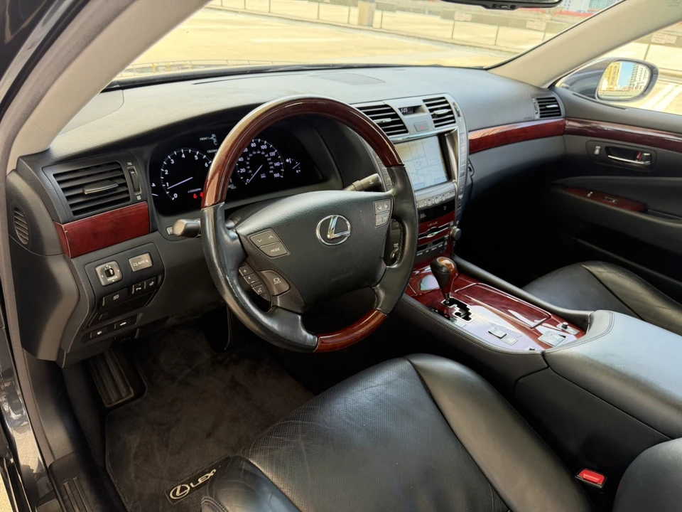 2007 Lexus LS 4th Gen - Image 22 of 31