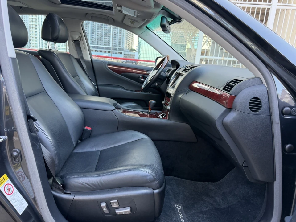 2007 Lexus LS 4th Gen - Image 13 of 31