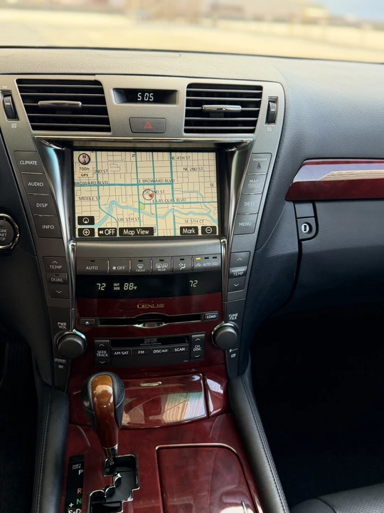 2007 Lexus LS 4th Gen - Image 29 of 31