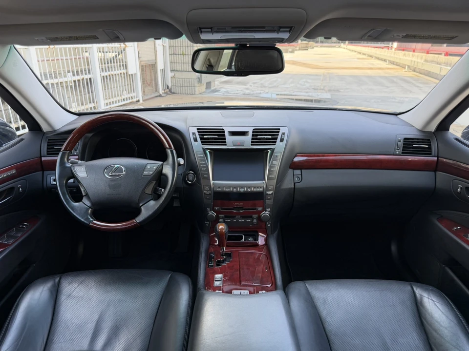 2007 Lexus LS 4th Gen - Image 24 of 31