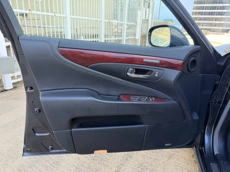 2007 Lexus LS 4th Gen - Image 26 of 31